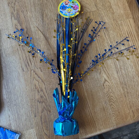 Baby Shark Birthday Party Supplies Lot - Picture 3 of 13